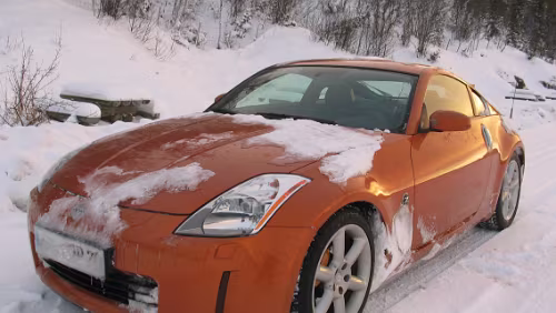 Harstad Der Schnee in den Radkästen scheuert an den Reifen
