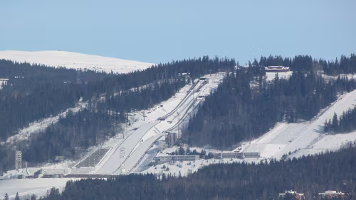 Oslo – Trondheim Lillehammer, die Sprungschanzen Die Lysgårds-Schanze (Norwegisch Lysgårdsbakken) ist eine in der norwegischen Stadt Lillehammer gelegene Skisprungschanzenanlage...
