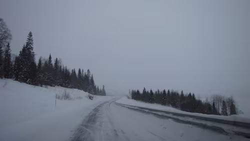 Mosjøen – Harstad Heftiger Wind und Schneeverwehungen