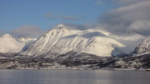 Harstad – Stamsund Herrliches Wetter, Meer, Berge, Schnee…