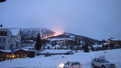 Trondheim – Geilo Geilo Geilo ist ein Wintersportort in Norwegen. Er befindet sich in direkter Nachbarschaft des westlich gelegenen Nationalparks Hardangervidda. Er liegt auf...