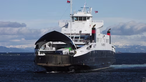 Bergen – Stavanger Am Anleger in Arsvågen