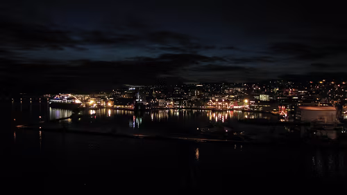 Hurtigrute Stokmarknes – Skervøy Die Richard With im Hafen von Tromsø