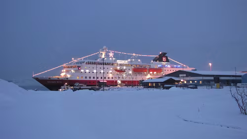 Hurtigrute Båtsfjord – Berlevåg Die Richard With im Hafen von Kirkenes