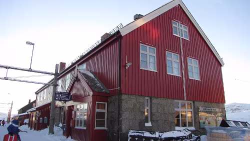 Bergen – Stockholm C Finse stasjon, mit WebCam. Diesmal von der anderen Seite betrachtet 😎