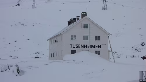 Oslo S – Bergen Tusenheimen (Tausend Berge) 1222, eine Pension, geöffnet an Wochenenden und Feiertagen