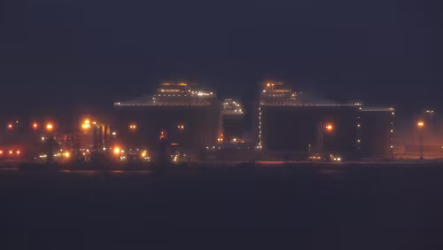 Berlevåg – Tromsø Melkøya (deutsch „Milchinsel“). Auf ihr wurde eine Anlage zur Lagerung und Verarbeitung von Erdgas vom Erdgasfeld Snøhvitfeltet (norwegisch das...