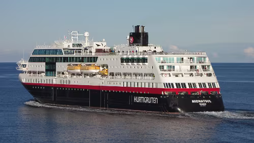 Honningsvåg – Skarsvåg – Nordkapp Begegnung mit der M/S Midnatsol kurz vor Havøysund