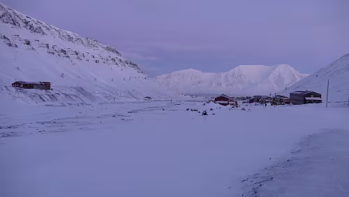 Longyearbyen – Tromsø Noch etwas oberhalb von Nybyen