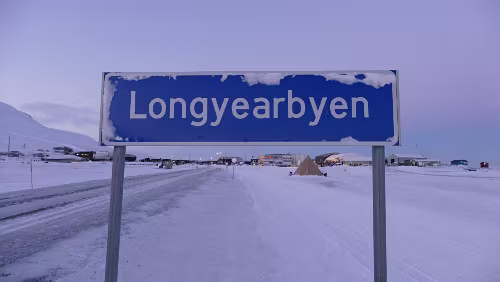 Longyearbyen – Tromsø Falls man mal vergessen haben sollte, wo man ist