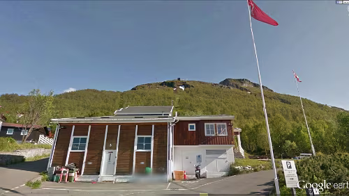 Tromsø Die Talstation des Fjellheisen in Streetview-Ansicht