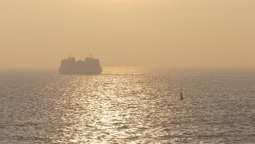 Hahnstätten – Malmö Die Fähre verschwindet nach Puttgarden