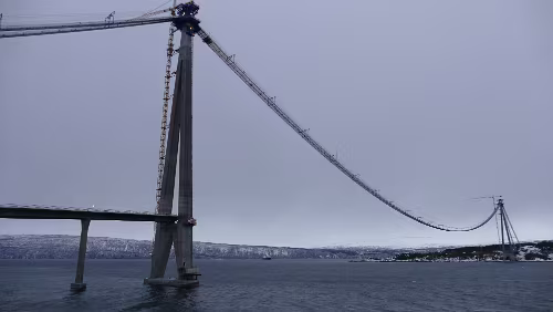 Engan – Tromsø Hålogalandsbrua bei Narvik, Eröffnung 2017, Spannweite 1.145 m.