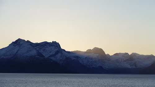 Nesna – Trondheim Die Sonne versteckt sich immer mal wieder hinter ein paar Bergen
