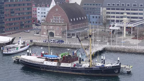 Kiel – Hahnstätten Das Schiff läuft in den Hafen von Kiel ein