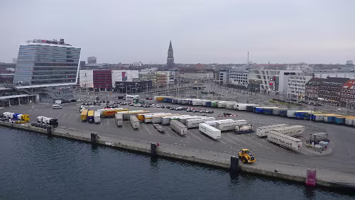 Kiel – Hahnstätten Das Schiff läuft in den Hafen von Kiel ein