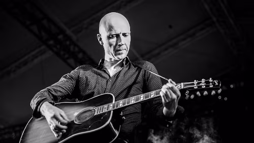 PolarJazz 2019 Sivert Høyem Innehaveren av en stemme som må betraktes som en av landets naturressurser kommer tilbake! Han Sivert, artisten med en av landets mest særegne...