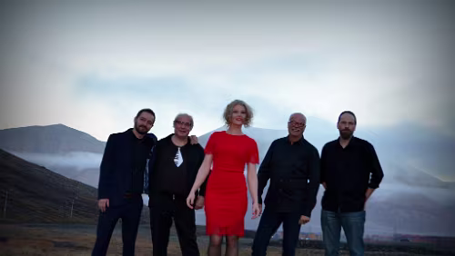 PolarJazz 2019 Lørdag 4. februar 13.00 Svajazz Kroa 17.00 Øystein Greni Gruvelageret (Gratis buss kl 16 fra Lompensenteret) 20.00 Fay Wildhagen + Highasakite Kulturhuset 24.00...