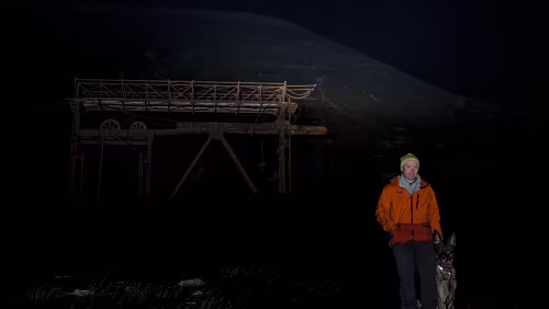 Svalbard LAVINEHUND: Martin Johansen var på fastlandet med byens eneste lavinehund rett før jul i 2015. På bildet er han fotografert med sin yngste hund, en schæfer. -...