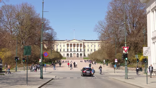 Oslo Det kongelige slott i Oslo er den norske kongens hovedresidens.