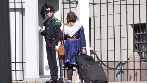 Oslo Eine Dame in Tracht