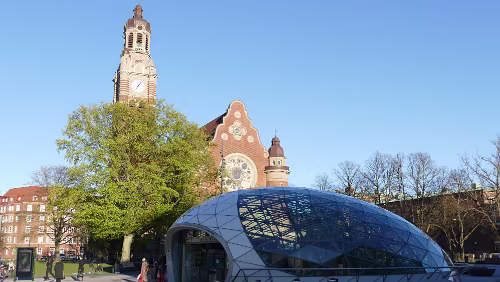 Oslo – Malmö Om kyrkan - Sankt Johannes kyrka. Kyrkan byggdes åren 1903-1906 efter ritningar från år 1901. Malmö stad växte och för att avlasta Petri och Pauli församlingar...
