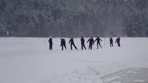 Kristinehamn – Östersund In Mora. Der Siljan ist der siebtgrößte See Schwedens. Er liegt in der schwedischen Provinz Dalarna. Der See hat eine Fläche von 290 km², eine größte Tiefe von...