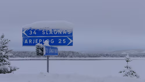 Östersund – Fauske Mitten im Nichts auf der Abkürzungsstrecke zwischen Slagnäs und Arjeplog.