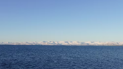 Fauske – Tromsø Auf der Überfahrt von Bognes nach Skarberget