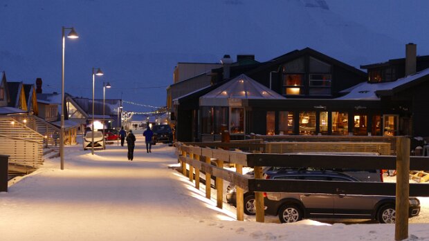 02.02.2018 Longyearbyen Karte – Reiseroute Karte Unterkunft Unterkunft Aktuelle Wetteraussichten vv_Longyearbyen fc_Longyearbyen Sonnenauf- und...