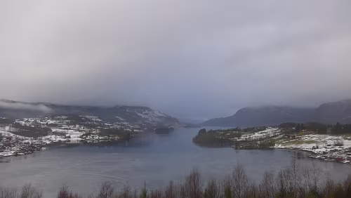 Haugesund – Haukeli Etnefjorden er en fjordarm av Ølsfjorden og Hardangerfjorden i Etne kommune i Sunnhordland. Fjorden har innløp mellom Dreganeset i Vindafjord kommune (tidligere...