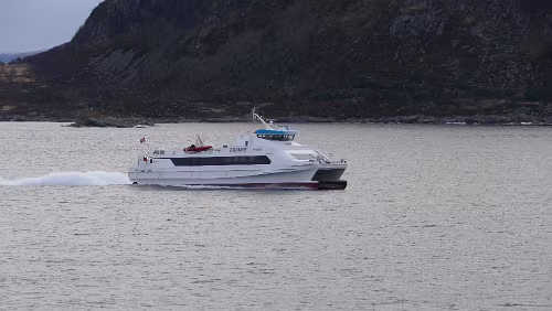 Ålesund – Trondheim Schnellbote verkehren zwischen den Inseln