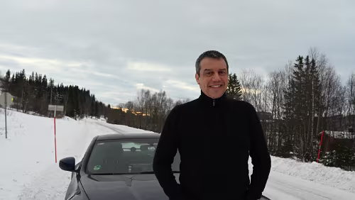 Trondheim – Storjord i Tysfjord An der Abzweigung der [E6] zum [Fv78] hatte sich ein Unfall ereignet. Zufällig stand die Foto-Reporterin direkt vor mir. Anschließend kamen wir kurz ins...