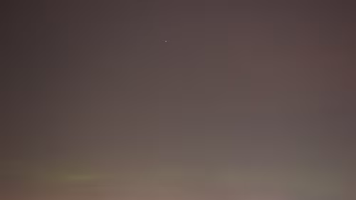 Derweil in Trondheim Krass. zur selben Zeit hat es in Trondheim leichte Polarlichter am Himmel