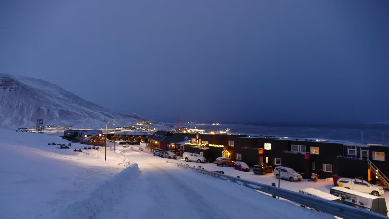 02.02.2020 Longyearbyen – – – Tromsø