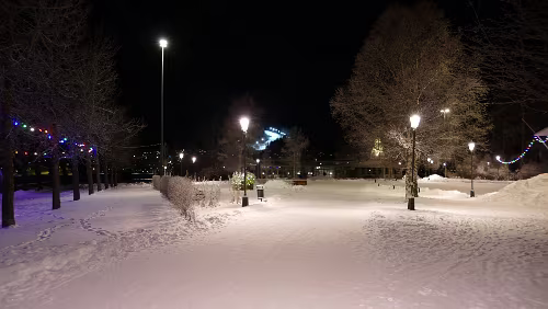Vuollerim – Östersund Im „ Badhusparken “. Badhusparken was once the location of a large bath house (hence the name Badhus-) though it was torn down in 1881 when the railway was...