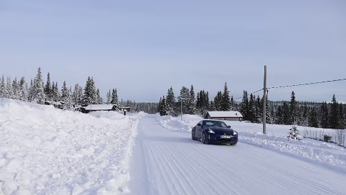 Östersund – Sunne Högvålen is a village near Tännäs in the Härjedalen province of Sweden. At 835 metres (2738 feet) above sea level, it is Sweden's highest continuously inhabited...