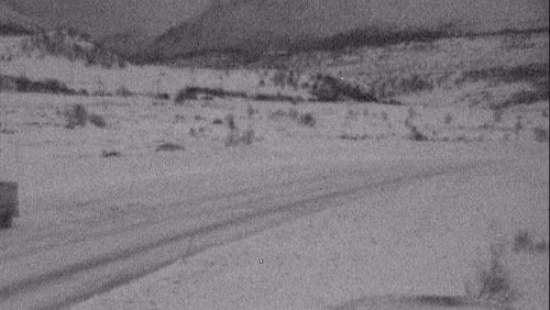 Kuriose Aufnahmen Sieht nach dem letzten Fahrzeug der Kolonne aus