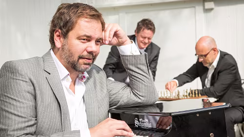 PolarJazz 2021 Gisle Børge Styve Trio Musikken er melodisk, vakker og groovy, med trestemte koringer og variert instrumentering. I sentrum står Gisle Børge Styves varme vokal...