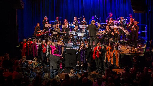 PolarJazz Hjertelig velkommen til PolarJazz 2021 Siden 1998 er verdens nordligste jazzfestival blitt arrangert i Longyearbyen på...