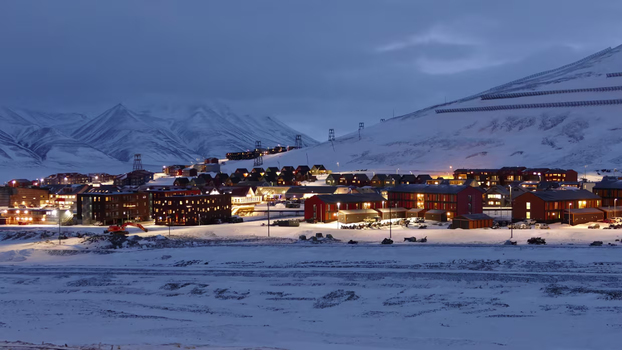 06.02.2022 Longyearbyen Karte – Reiseroute So 06.02.2022 Longyearbyen Aktuelle Wetteraussichten vv_Longyearbyen fc_Longyearbyen Vorlesen starten...