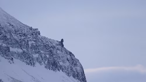 Fjordcruise towards the Esmark Glacier & Barentsburg Seltsame Felsspitze.