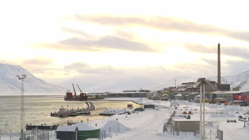 Fjordcruise towards the Esmark Glacier & Barentsburg Und schon ist sie weg.
