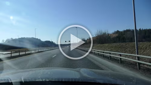 Hamar – Malmö Die letzten Meter in Norge, fahrt über die „Svinesundsbron“ / „Svinesundsbrua“ nach Sverige. Svinesundbrücke (schwedisch Svinesundsbron; norweg. Svinesundsbrua)...