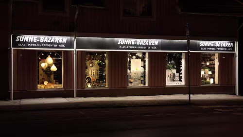 Sunne Sunne by night.