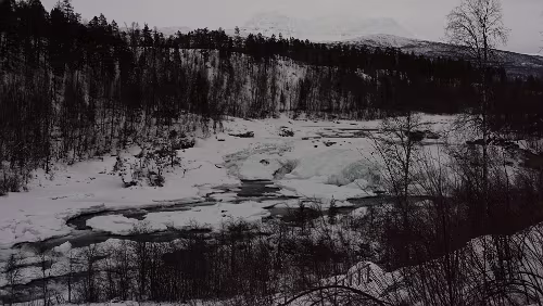 Tromsø – Skarberget – – Bognes – Bodø Der Målselvfossen.