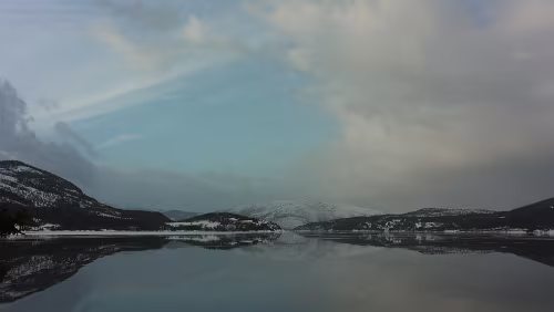 Bodø – Mosjøen An einem Rastplatz am Finneidfjord.