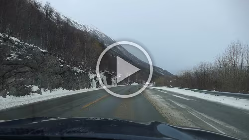 Trondheim – Geilo Fahrt zum Dovrefjell, langsam ist die Straße verschneit.
