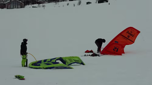 Geilo – Larvik – – Hirtshals – Aarhus Mit dem Kite-Drachen im Schnee surfen.