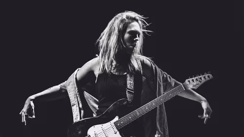 PolarJazz 2023 Fredag 3. februar | 23:00 | TORA | Huset TORA er et fyrverkeri av et band med Norges nye gitarheltinne Tora Dahle Aagård i spissen. Hun gjør seg stadig bemerket...